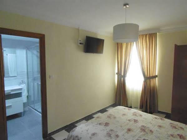 Hostal Plaza Damasco Almuñécar Zewnętrze zdjęcie